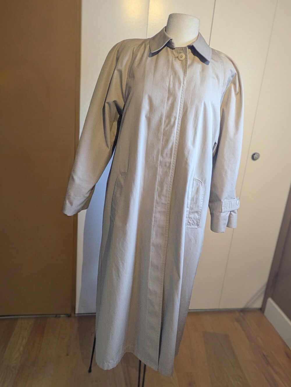 Classic Ladies Long London Fog Raincoat - Beige